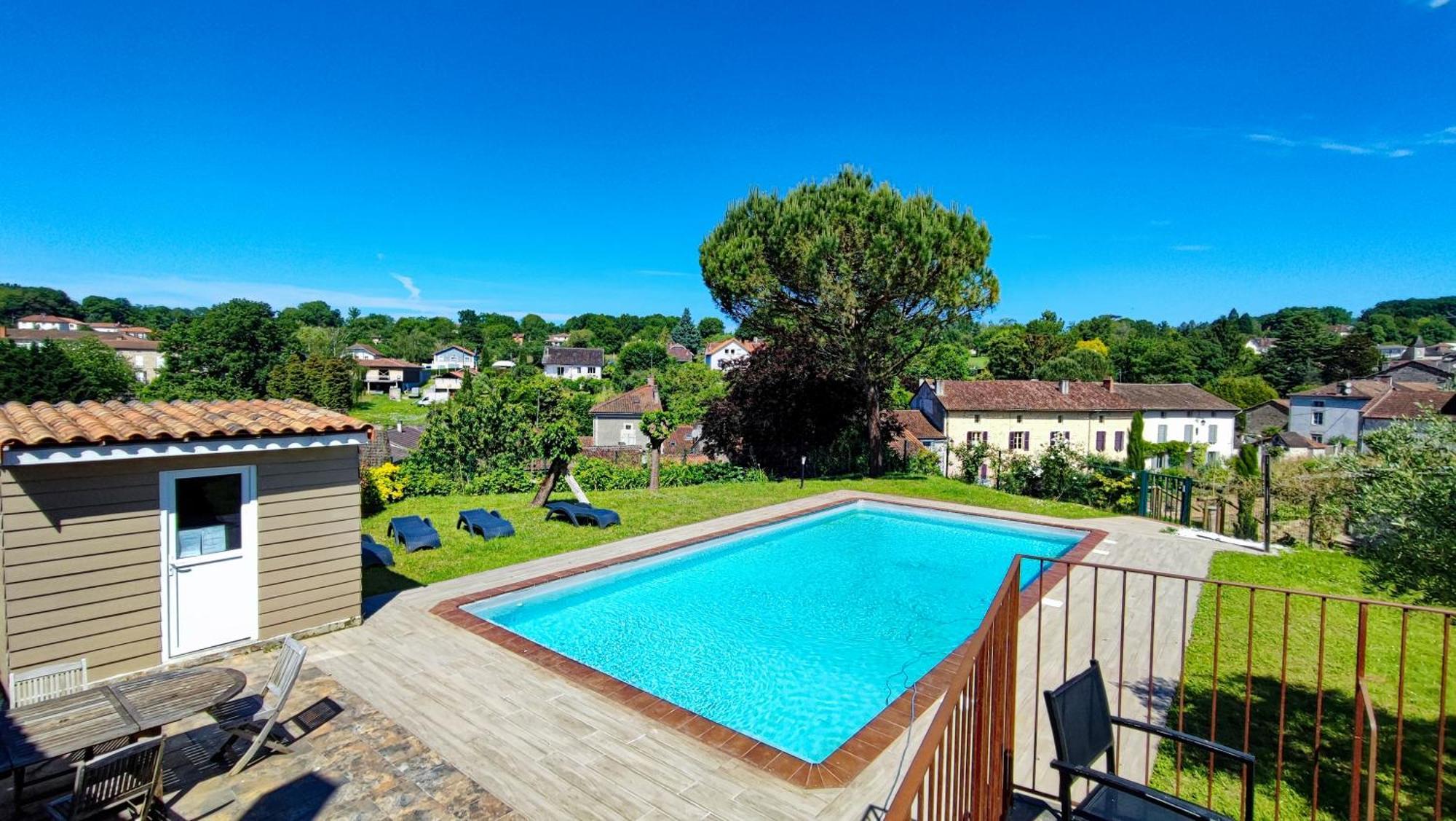 Logis Grand Hotel Pelisson Nontron Esterno foto