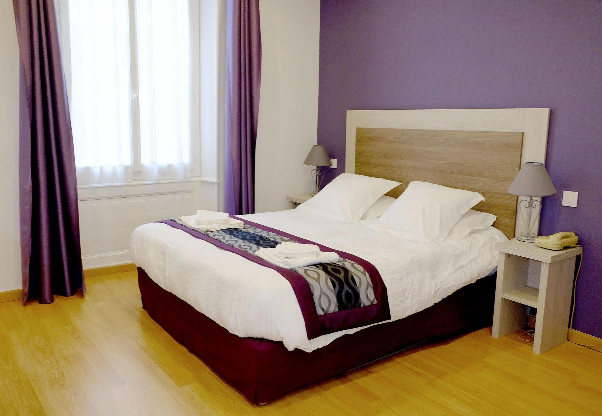 Logis Grand Hotel Pelisson Nontron Esterno foto
